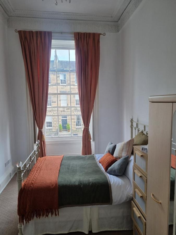 3 Double-Bed Georgian Apartment In Prime Location เอดินบะระ ภายนอก รูปภาพ