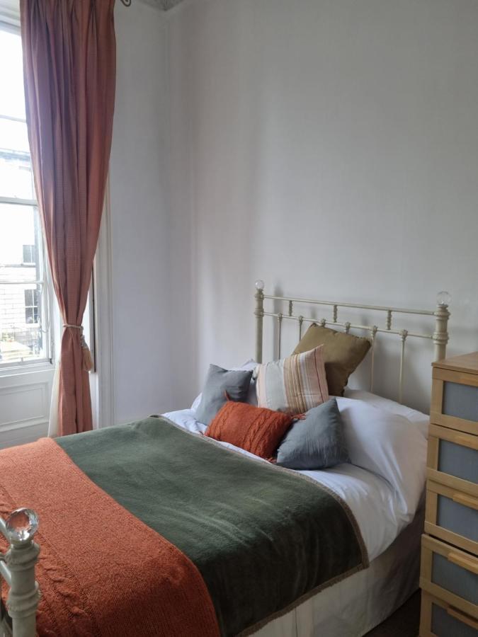 3 Double-Bed Georgian Apartment In Prime Location เอดินบะระ ภายนอก รูปภาพ